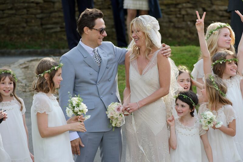 galleries/2011/07/03/kate-moss-gets-married/kate-moss-wedding5_jm6dmc