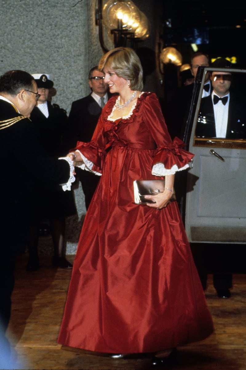 820301-220825-princess-diana-fashion-embed-_zqcpic