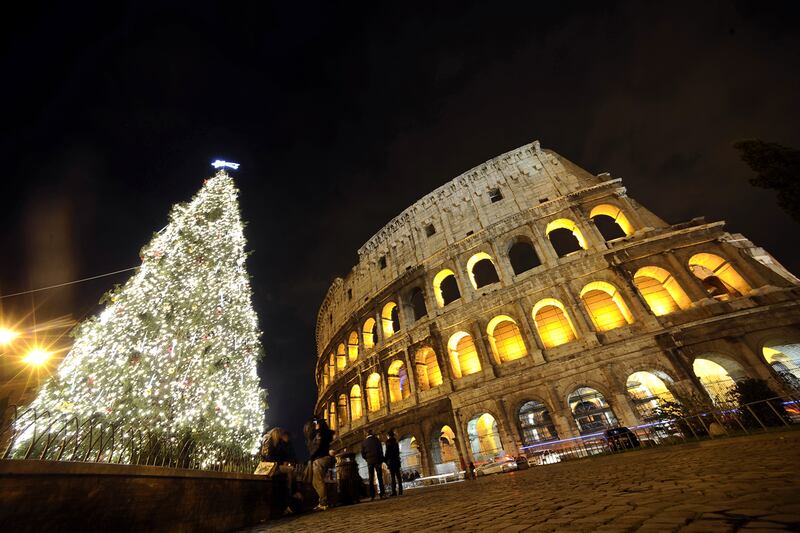 galleries/2011/12/23/spectacular-christmas-trees-photos/christmas-trees-rome_swglhz