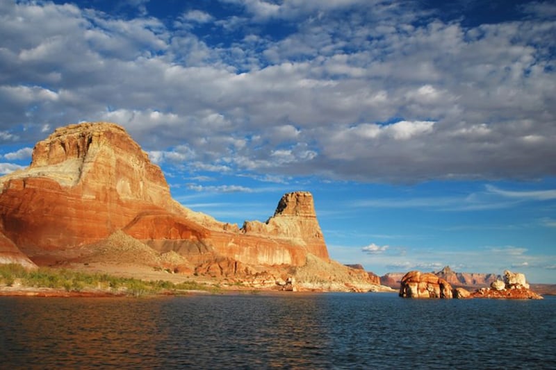 galleries/2013/09/02/america-s-top-10-lakes-to-visit-this-fall-photos/lake-powell-lake-destinations8_mkp4gr