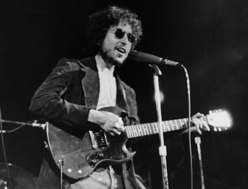 articles/2010/11/27/bob-dylan-concerts-at-terminal-5/wilentz-dylan_124020_x11tlw