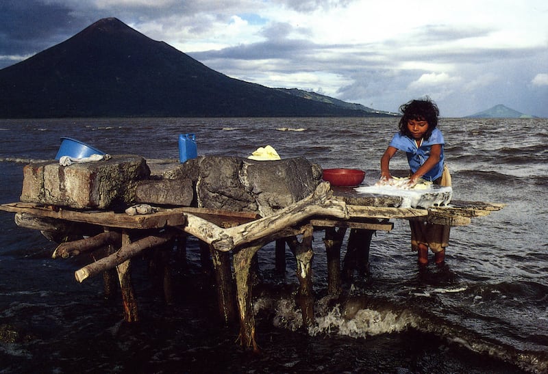 190718-oretega-embed-03volcanoslakes_mktrjr