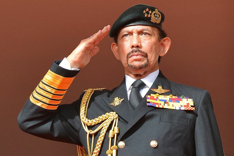 articles/2014/05/06/how-the-sultan-of-brunei-violated-his-sharia-law-with-me/140505-Lauren-brunei-tease_mwhomz