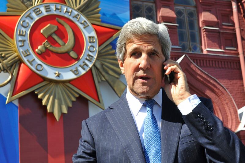 articles/2014/04/29/kerry-u-s-taped-moscow-s-calls-to-its-ukraine-spies/140428-lake-rogin-kerry-tease_vouiv8