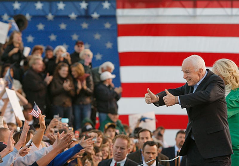 galleries/2008/10/28/john-mccain-s-thumbs-up/mccain-thum11_rpyoki