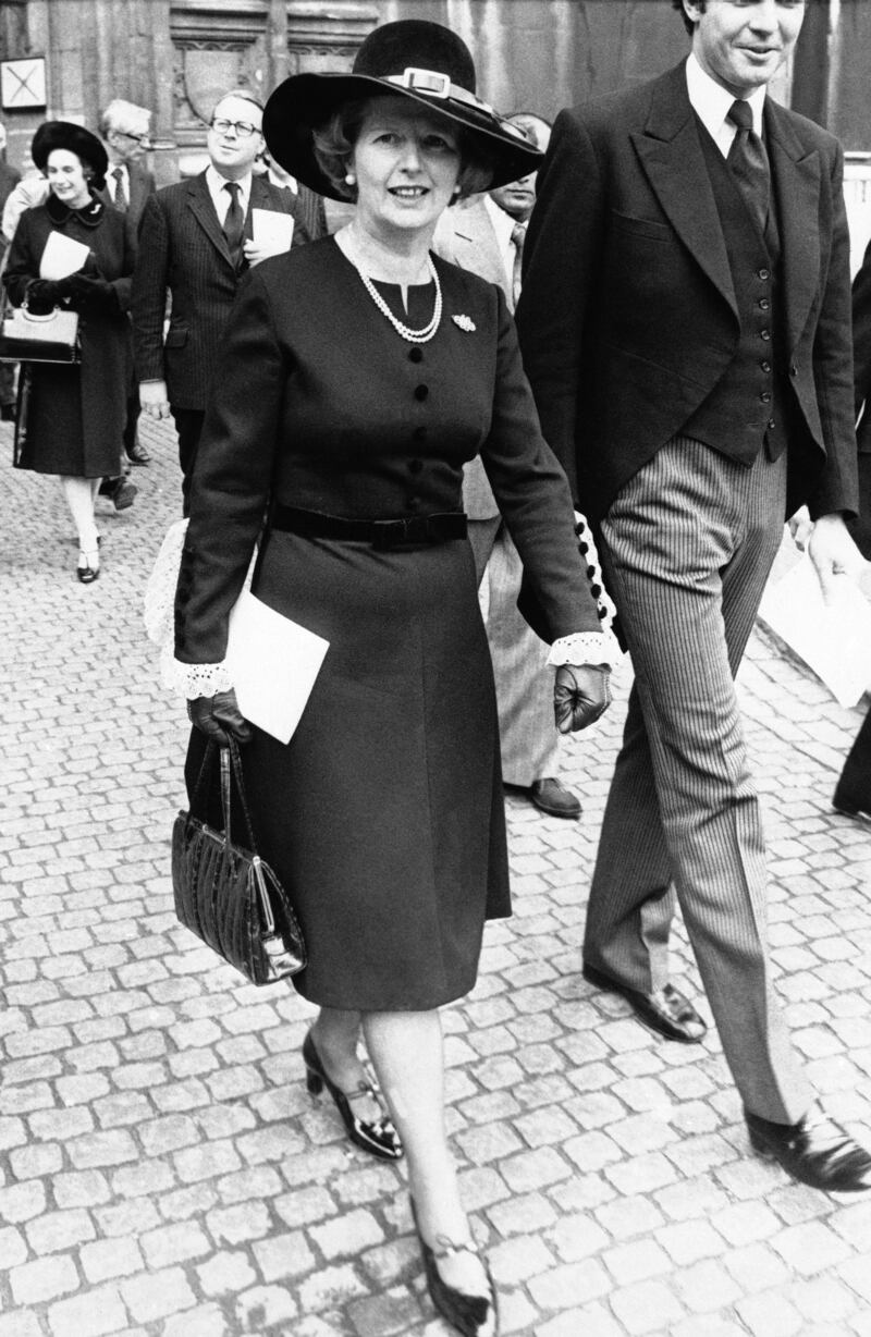 galleries/2013/04/08/margaret-thatcher-s-best-style-through-the-years-photos/130408-Thatcher-fashion-13_oyxbal