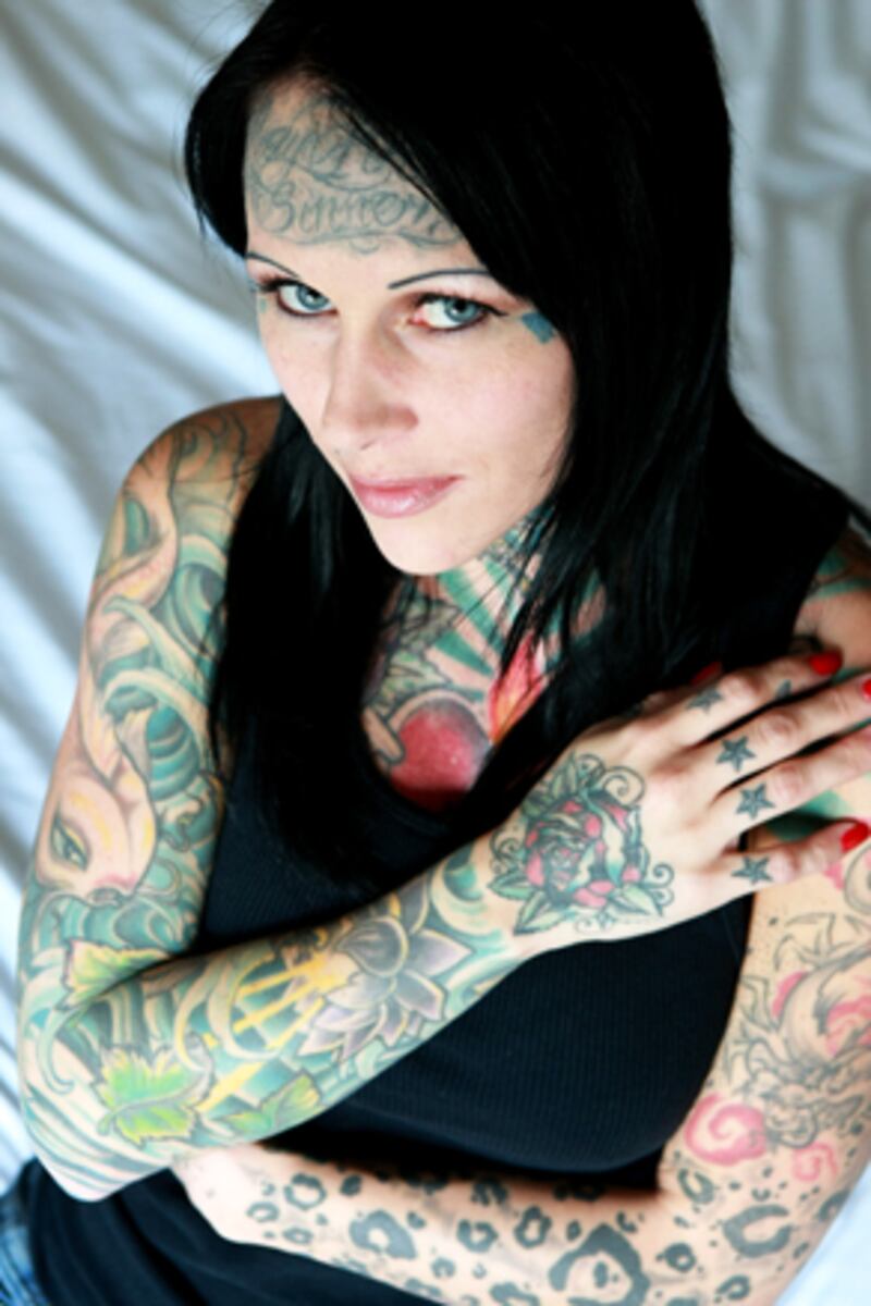 galleries/2011/02/22/top-10-craziest-celebrity-face-tattoos/face-tattoos---michelle-mcgee_v58lx8