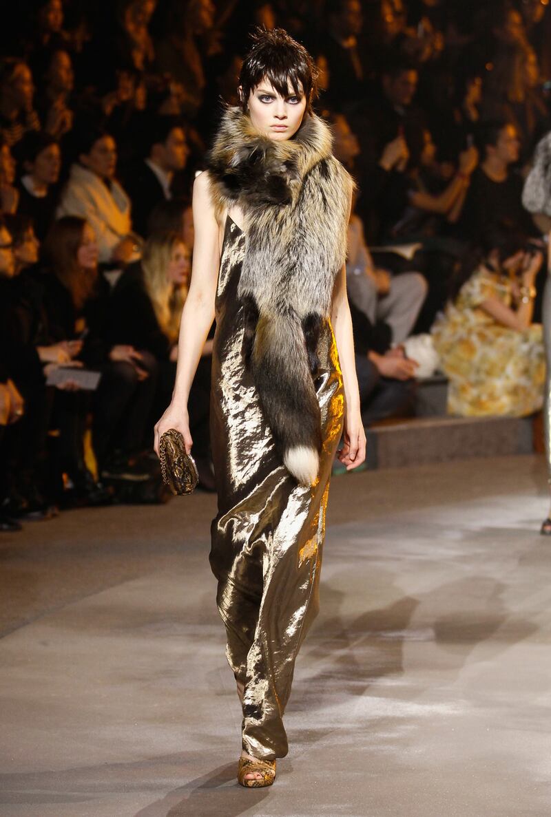 articles/2013/02/14/marc-jacob-s-fall-winter-2013-show-golden-pajama-party/130213-marc-jacobs-fashion-week-best_ivgoaz