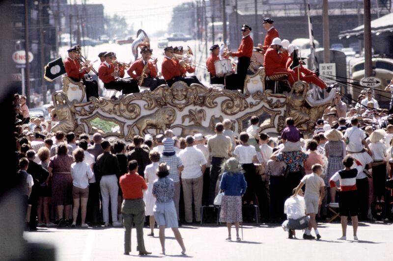 galleries/2012/10/21/the-american-circus-chronicles-the-big-top-s-glory-days-photos/the-american-circus-parade-mIlwaukee-wisconsin_iauw31