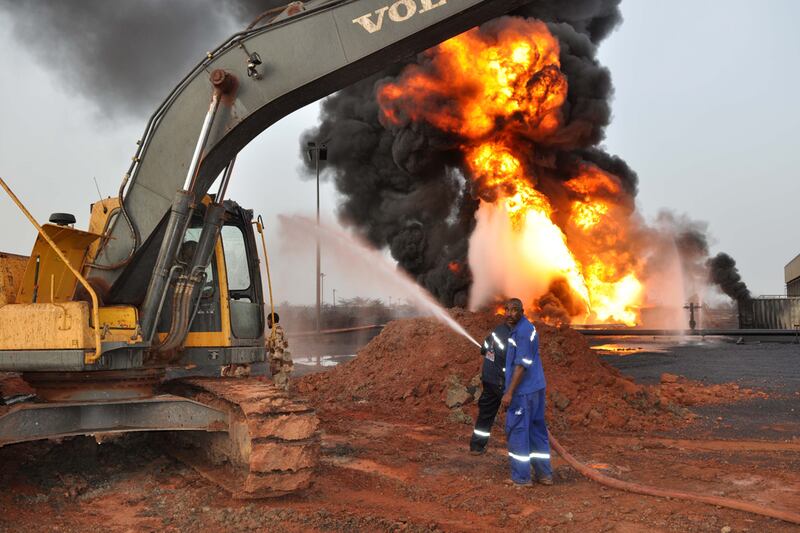 galleries/2012/04/24/sudan-bombs-south-sudan-after-oil-field-fight-photos/south-sudan-conflict-1_jbfqxg