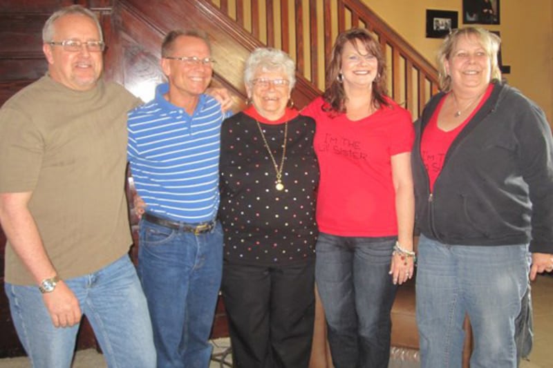 articles/2013/05/07/after-44-years-apart-mother-and-daughter-reunited-by-facebook/130506-Strochlic-Facebook-reunion-embed-01_hjlcfg