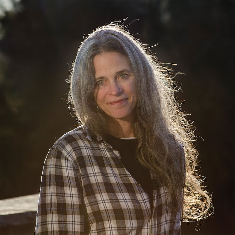 articles/2015/05/13/how-photographer-sally-mann-found-the-light/150512-sally-mann7_q7pl5e