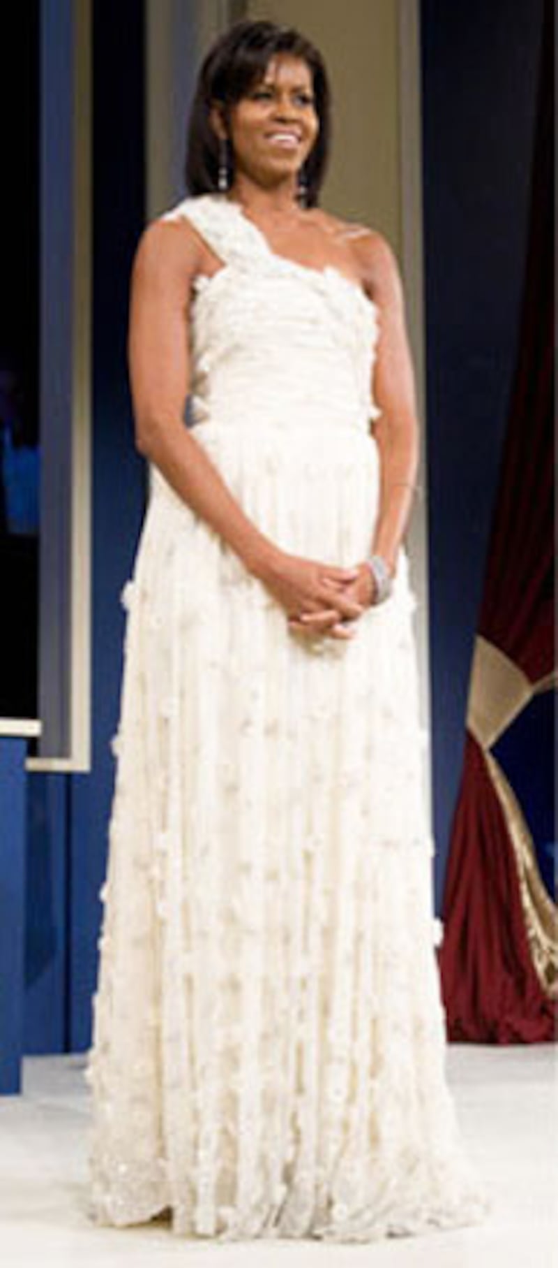 galleries/2010/05/07/first-lady-fashion/mobama-fashion---6_aczvdo