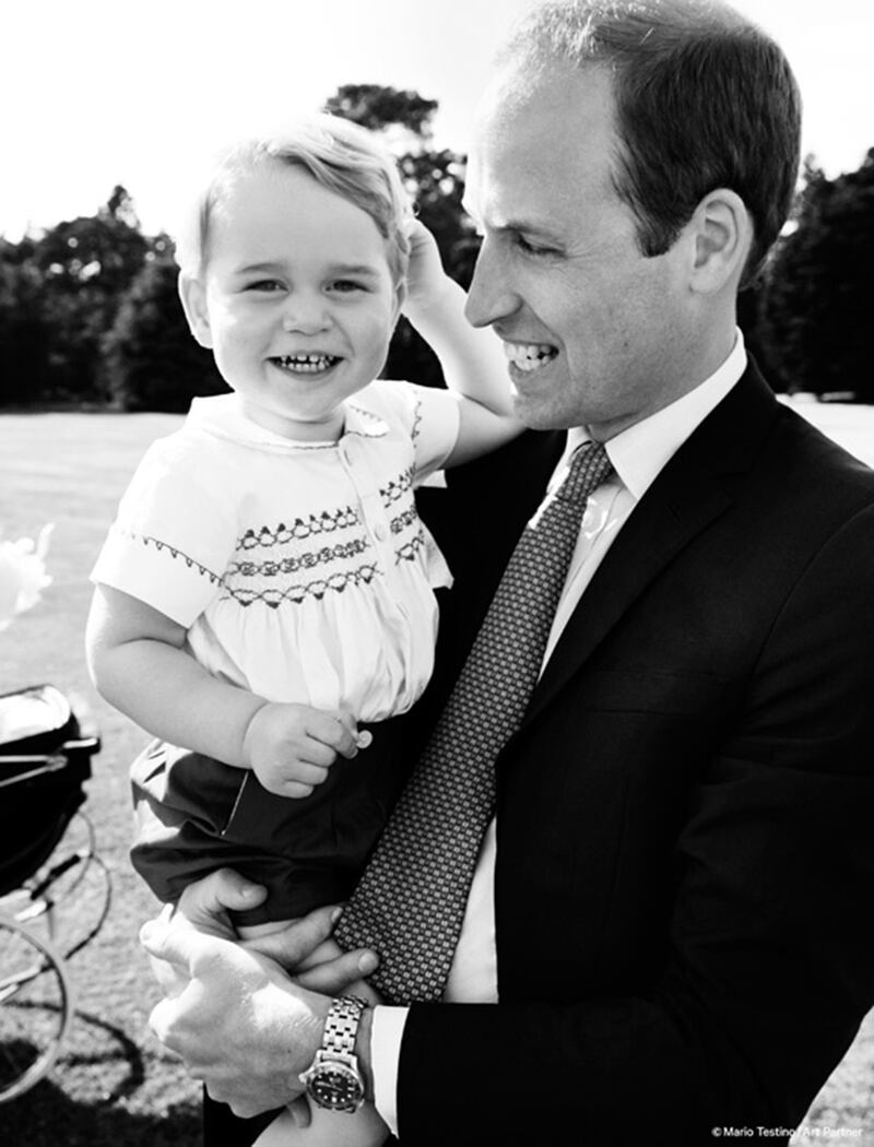 articles/2015/07/09/mario-testino-s-adorable-royal-christening-photos-released/150706-sykes-testino-photos-embed2_j62yly