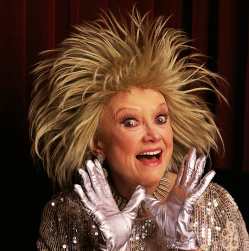 galleries/2012/08/20/phyllis-diller-s-famous-hair-from-wigs-to-perms-photos/phyllis-diller-hair-4_hxkd97