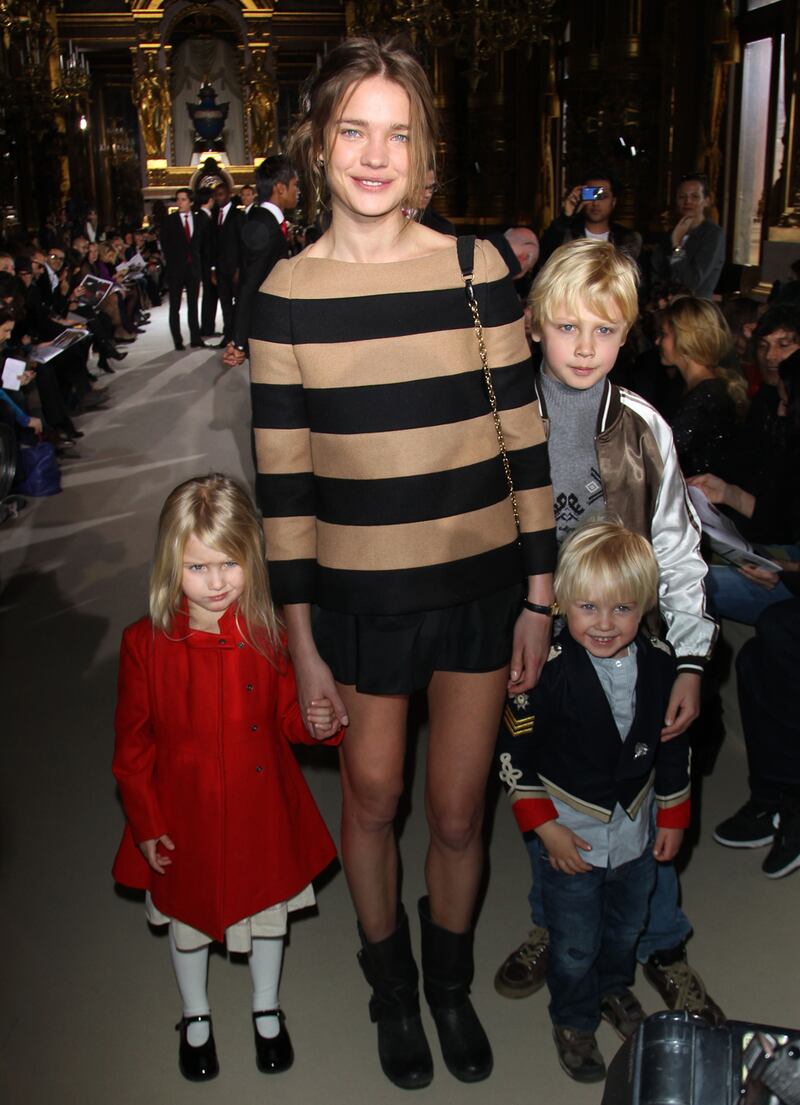 galleries/2011/10/23/carla-brunis-baby-heidi-klum-and-more-model-children/model-moms-natalia-vodianova_hj3aqg