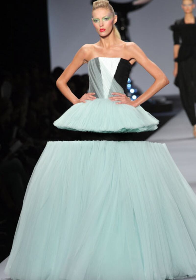 galleries/2009/10/05/viktor-rolf/victor-rolf-7_54269_vfmeya