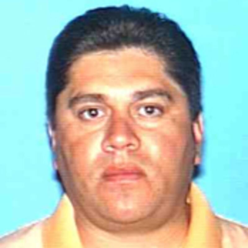 articles/2010/11/16/ricky-james-branscom-feds-bust-rapper-for-using-chartered-jets-to-smuggle-hundreds-of-pounds-of-cocaine/pelisek-coke-bust---lopez_oveyfw