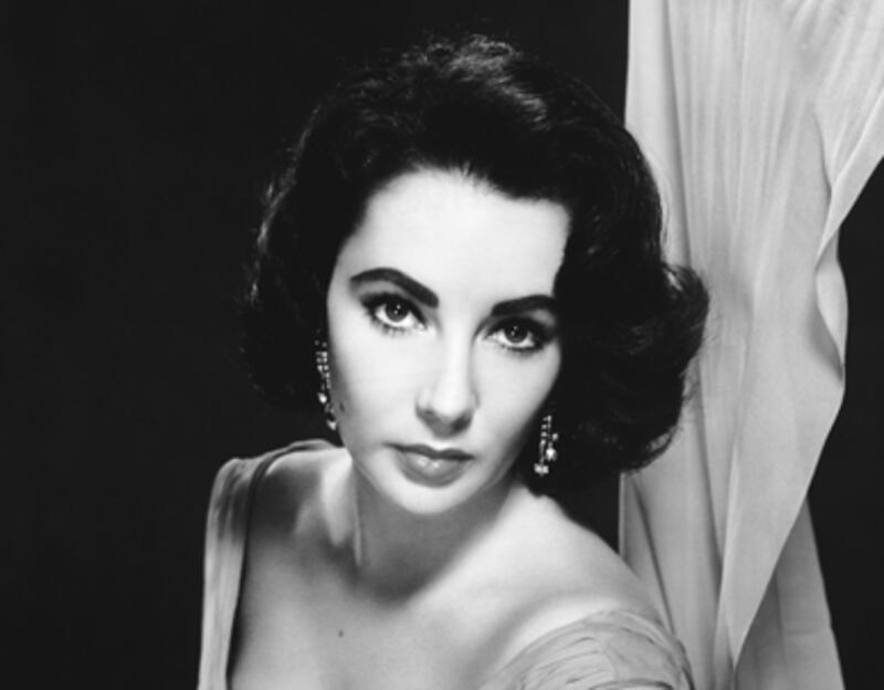 articles/2011/03/23/elizabeth-taylor-the-first-superstar/bernstein-liz-taylor_168746_yvlpqy