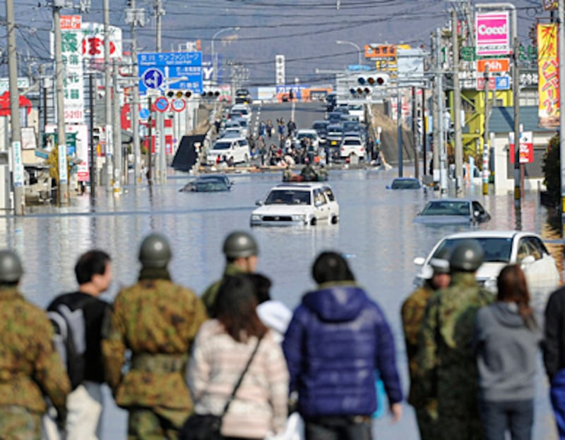 articles/2011/03/11/shocking-videos-and-photos-from-the-2011-japan-earthquake-and-tsunami/japan-quake_vgqzya