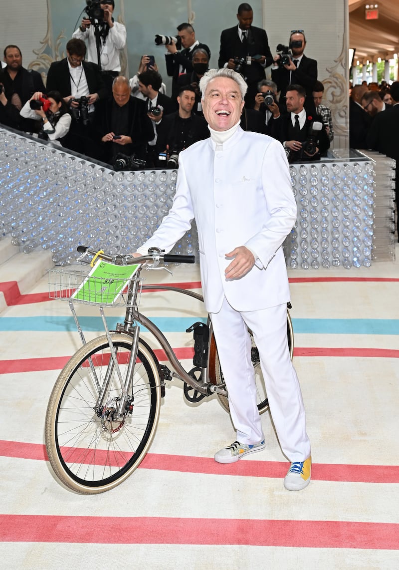 230501-met-gala-david-byrne_sx85my