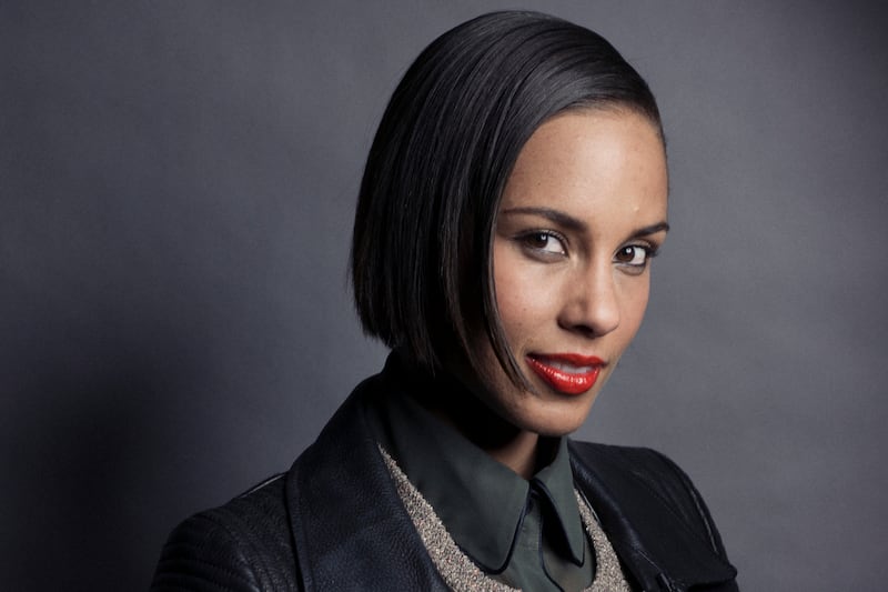 articles/2013/01/19/alicia-keys-on-her-new-sundance-film-the-super-bowl-more/130118-alicia-keys-sundance-tease_xyeemo