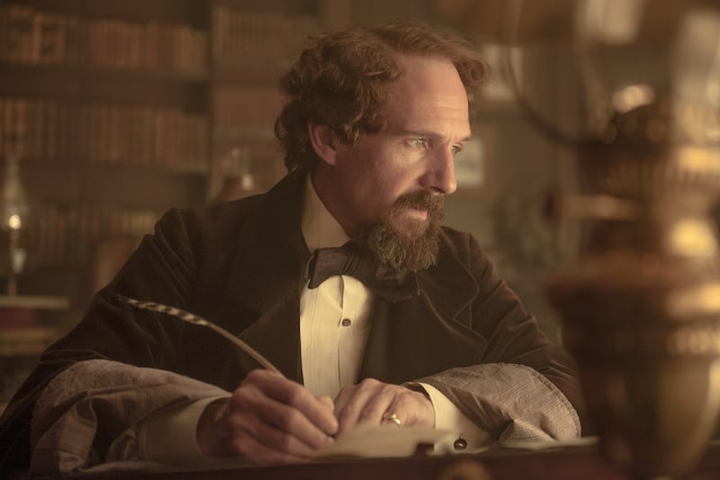 articles/2013/12/24/ralph-fiennes-as-charles-dickens-in-love/131223-james-fiennes_qx3otf