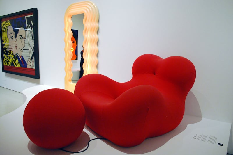 articles/2013/10/23/15-most-bonkers-chairs-at-pop-art-design-in-london/131023-pesce-up-561_xvrb8a