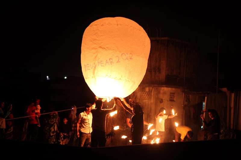 galleries/2011/12/31/new-years-eve-celebrations-around-the-world/new-years-eve-celebrations-around-the-world-dhaka-bangladesh_od9ltx