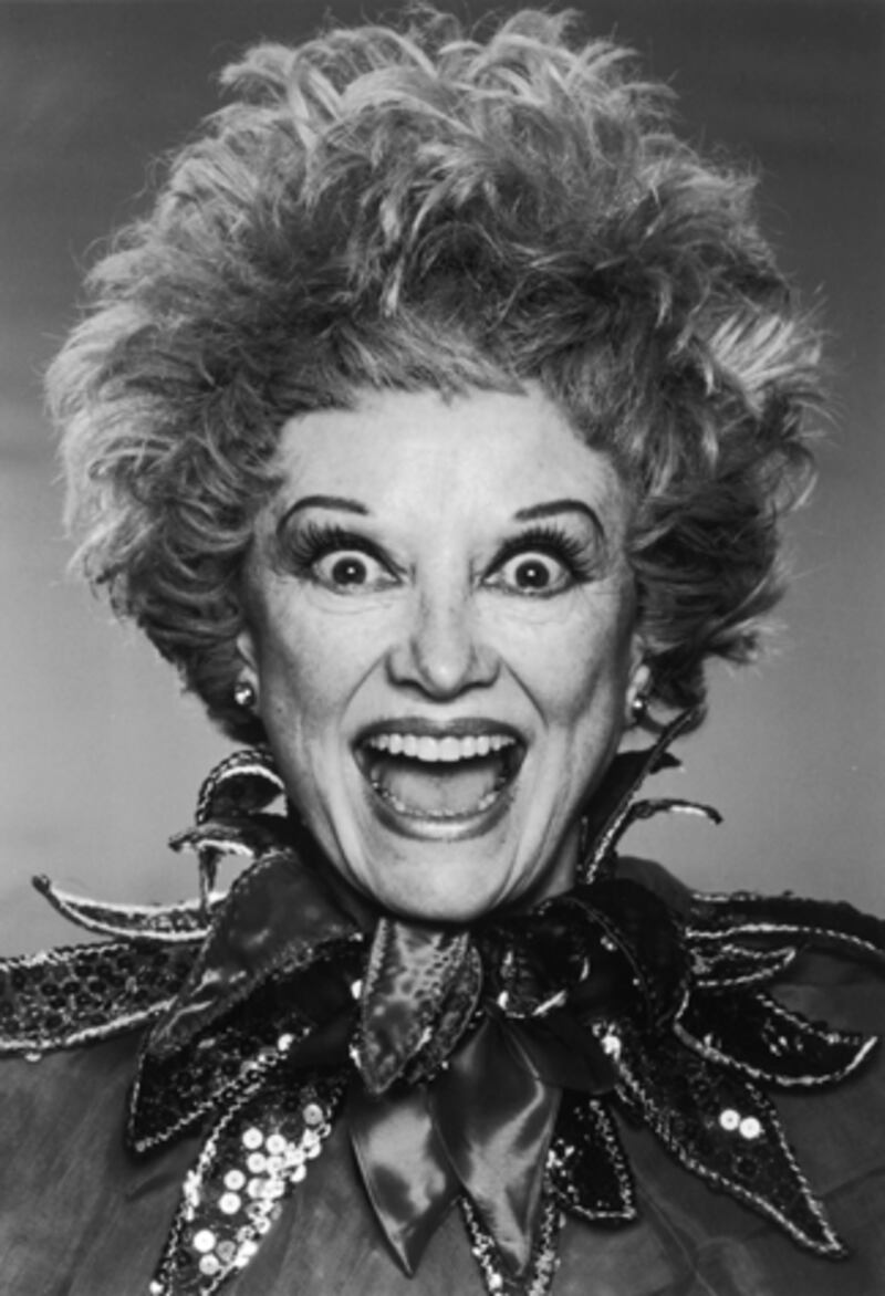 galleries/2012/08/20/phyllis-diller-s-famous-hair-from-wigs-to-perms-photos/phyllis-diller-hair-2_gkfkr9