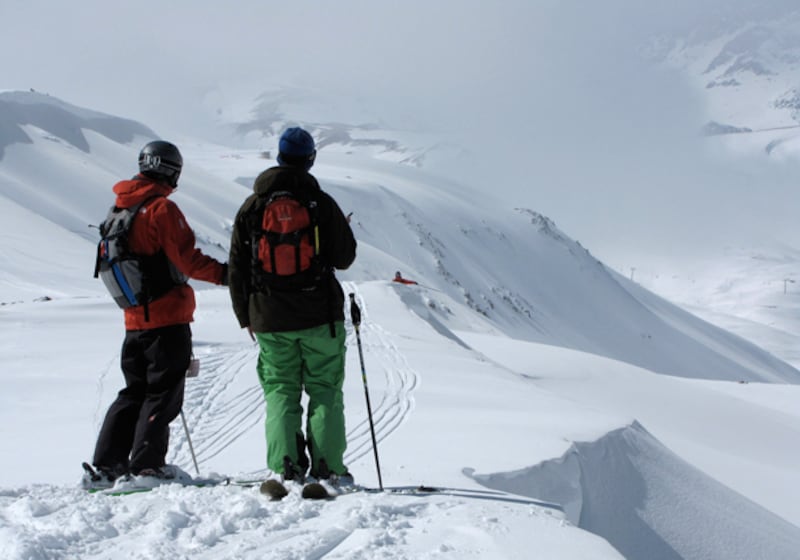 galleries/2010/12/21/the-world-s-13-most-dangerous-ski-runs/extreme-ski-slopes---el-colorado-chile_omx5cm