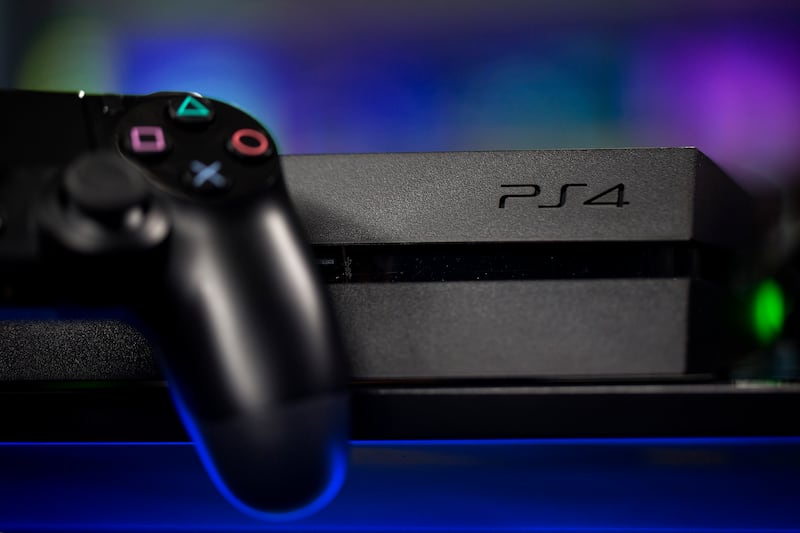 articles/2013/11/15/playstation-4-review-the-ps4-and-the-gorgeous-next-generation-of-gaming/131115-kubas-meyer-playstation4-embed2_xt4bui