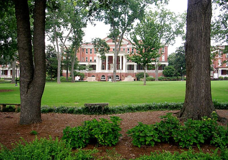 galleries/2010/09/13/safest-colleges/safest-colleges---georgia-college-state-university_ktx8ax