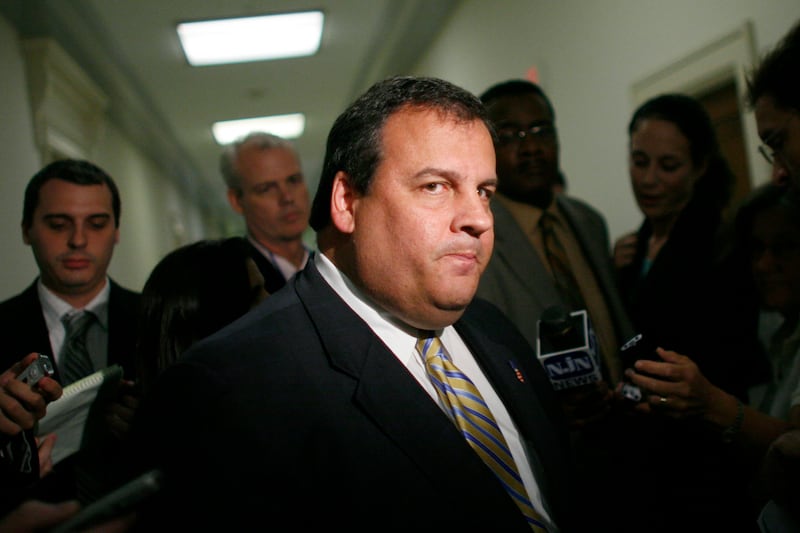 articles/2014/03/17/did-christie-go-easy-on-a-human-trafficker-just-to-bust-a-small-time-pol/140316-nuzzi-christie-tease_rt2awb