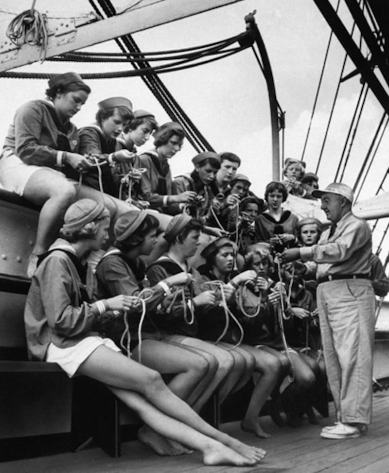 galleries/2012/03/12/100-years-of-girl-scouts-photos/girl-scouts-centennial-ship-knots_vpduma