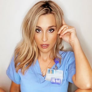 210807-Stern-ICU-nurse-onlyfans-tease_gl8rzn