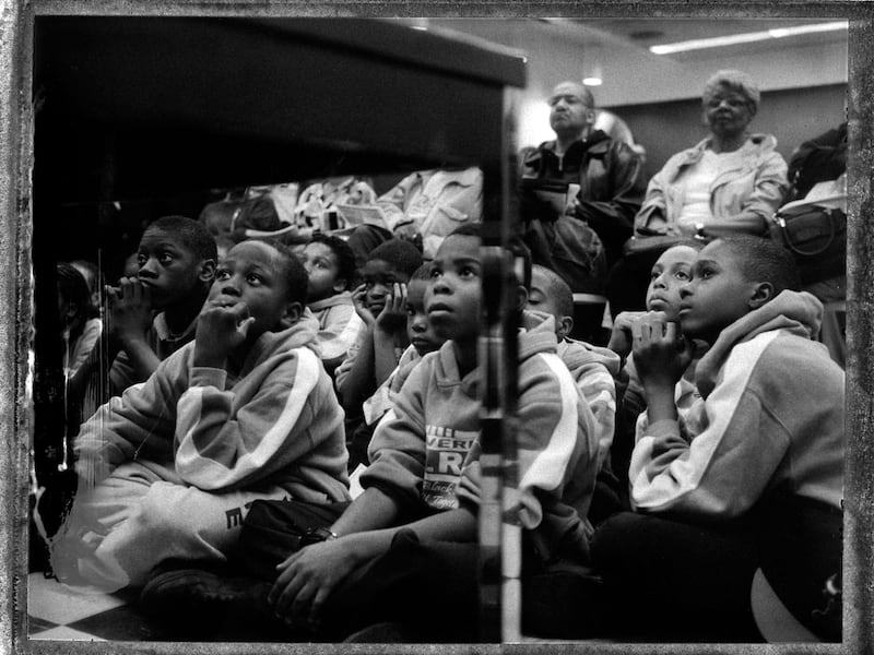 galleries/2012/04/18/gang-violence-and-crime-in-chicago-photographs-by-jon-lowenstein/chicago-south-side-jon-lowenstein-03_by5lbx