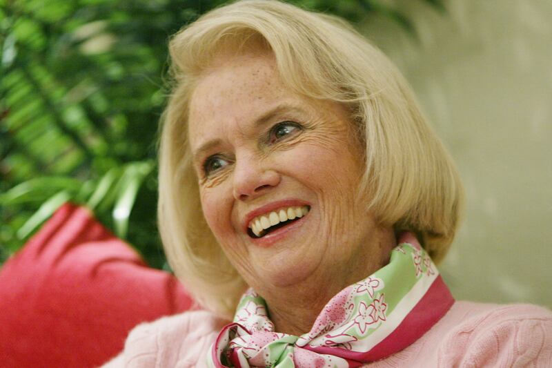 galleries/2013/04/08/lilly-pulitzer-s-most-iconic-photos/130407-Lilly-Pulitzer-03_ufweuk