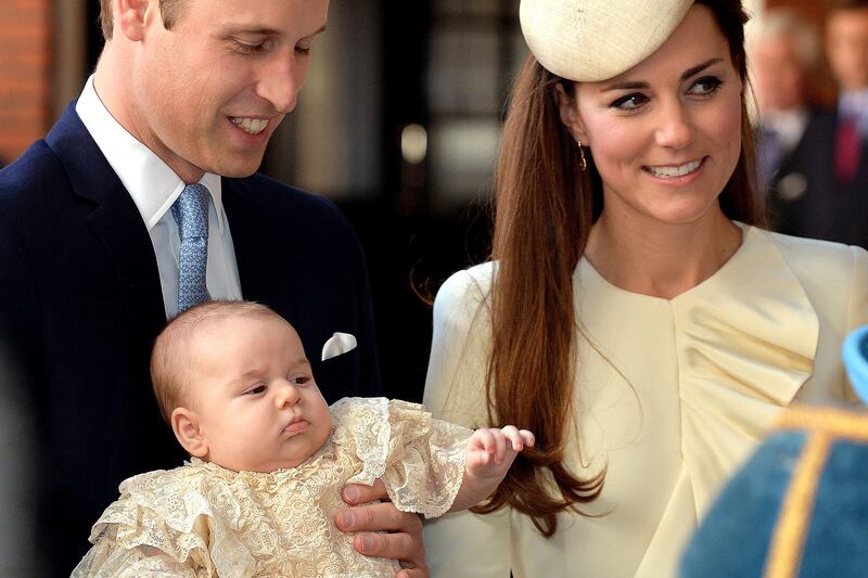 articles/2013/10/24/the-official-prince-george-christening-photos-are-in/131024-official-christening-photo-tease_kmziqx