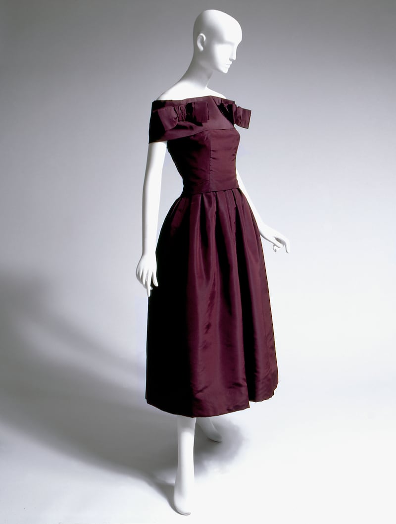 galleries/2013/09/14/a-queer-history-of-fashion/queer-fashion-dior-maroon_mcxs3r