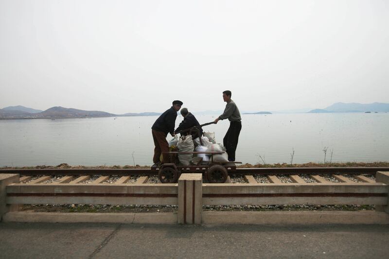 galleries/2011/12/20/life-inside-north-korea-photos/life-in-north-korea-railcar_ywxtik