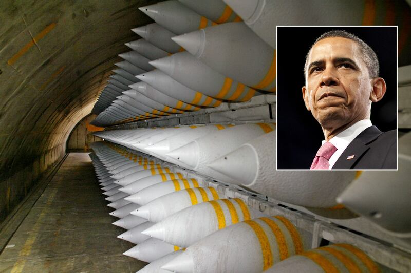 articles/2011/09/23/president-obama-secretly-approved-transfer-of-bunker-buster-bombs-to-israel/obama-bombs-israel-lake-tease_skmga2