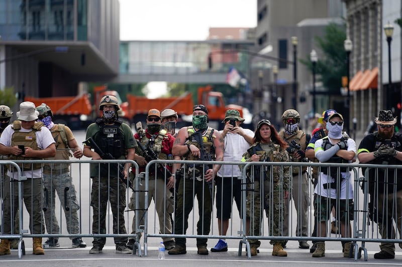 2020-07-25T163539Z_593388789_RC2G0I98GYQ7_RTRMADP_3_GLOBAL-RACE-PROTESTS-LOUISVILLE_zdg68b