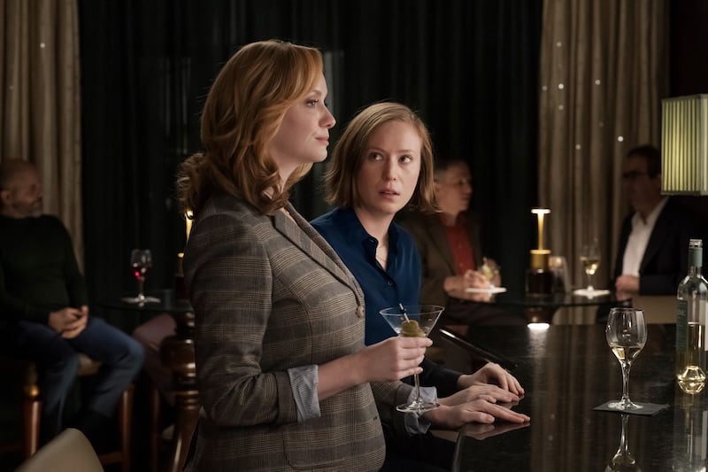 Christina Hendricks and Hannah Einbinder in Episode 6 of Hacks Season 3.