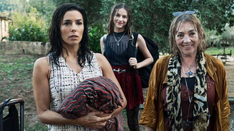 Eva Longoria, Victoria Bazúa and Carmen Maura in the series Land of Women on Apple TV+