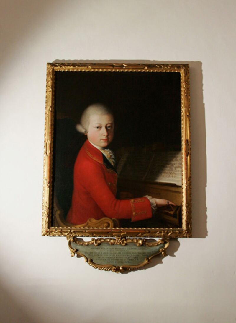 articles/2013/02/09/what-mozart-really-looked-like-14-portraits-of-the-composer-photos-music/130209-rediscovering-mozart-EMBED-014_cob0lf