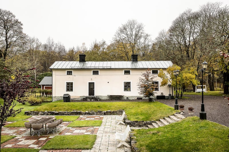 191211-mcnearney-omg-i-want-this-house-sweden-23_euz6vy