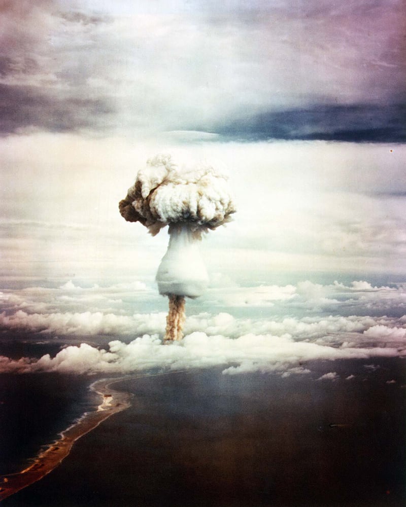 galleries/2016/07/09/spectacular-marshall-islands-and-bikini-atoll-h-bomb-drops-photos/160709-supernova-hydrogen-bomb-islands-photo-10_pqfcnc