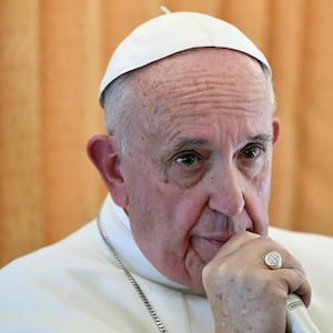 cheats/2016/11/06/pope-francis-warns-against-building-walls-politics-of-fear/161106-pope-francis-cheat_ulq6cm