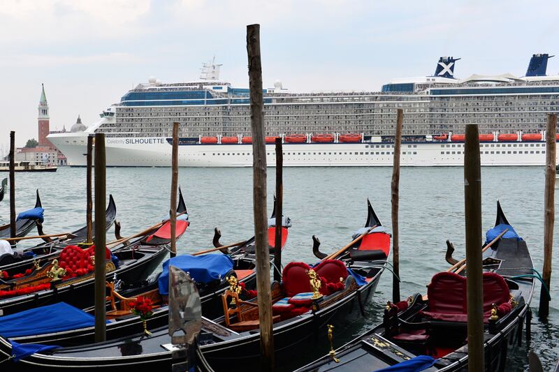 articles/2012/10/31/are-cruise-ships-damaging-venice/venice-cruise-ships-nadeau-tease_vxbrdz